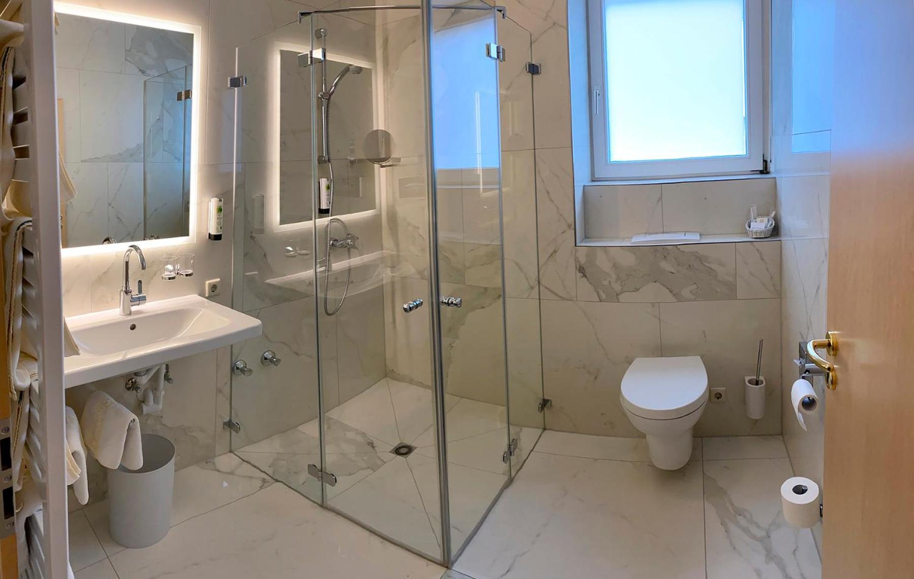 מיירסבורג Sporthotel Schoenblick מראה חיצוני תמונה