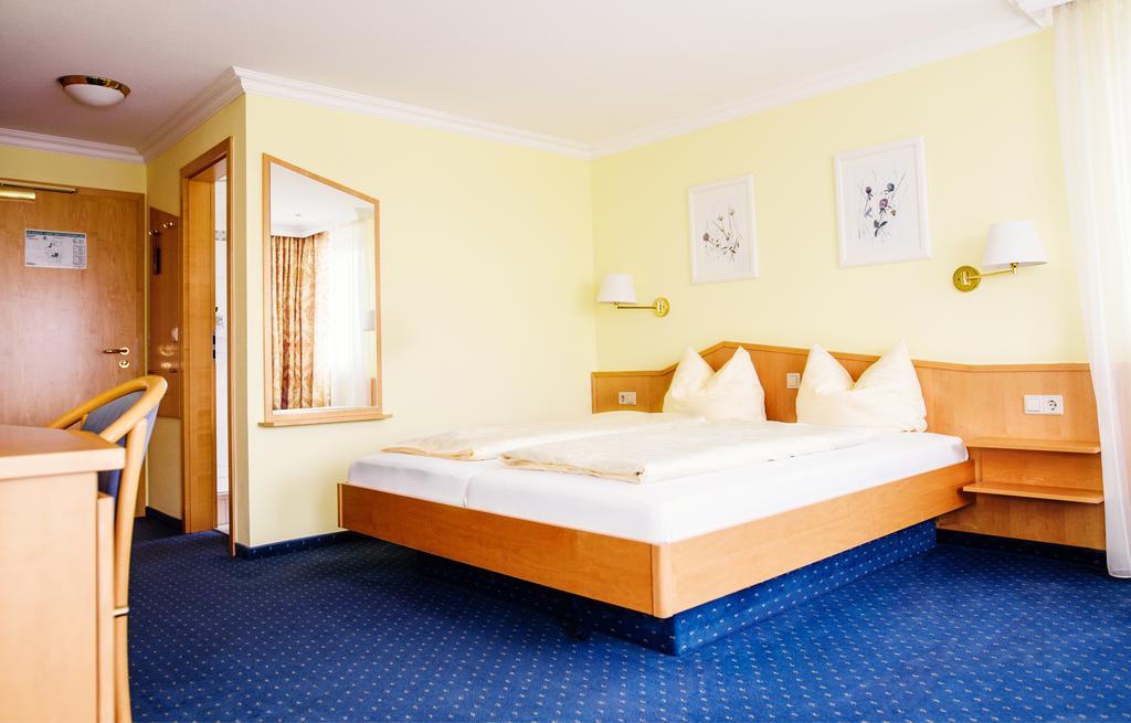 מיירסבורג Sporthotel Schoenblick מראה חיצוני תמונה