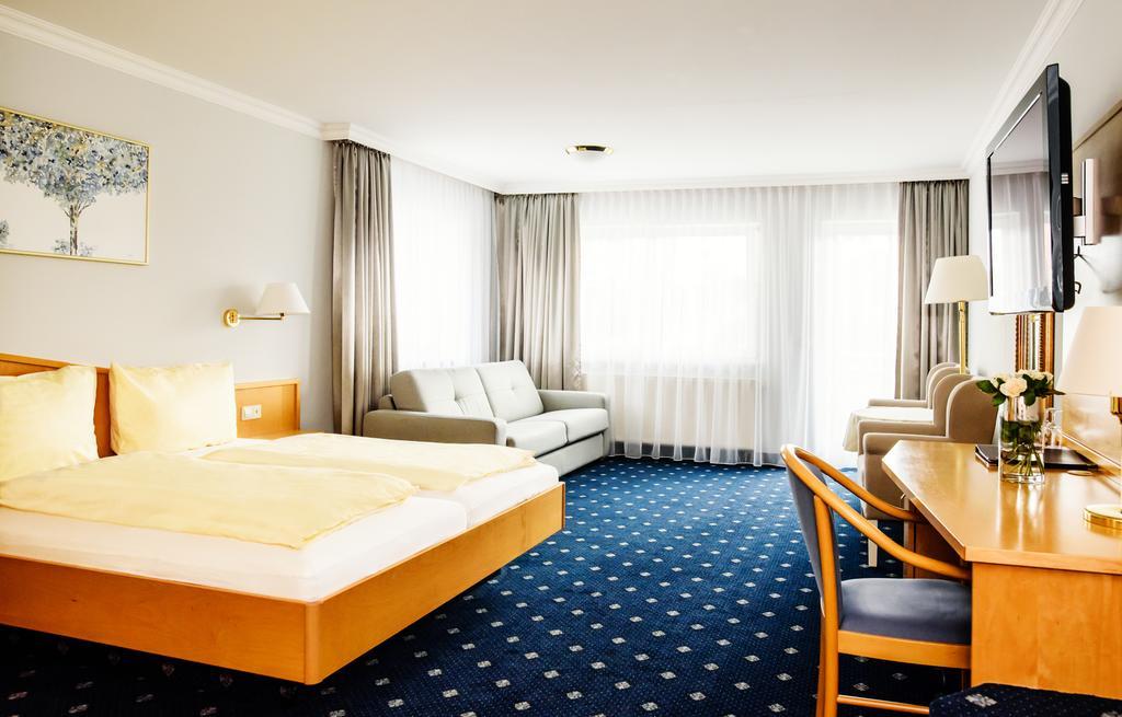 מיירסבורג Sporthotel Schoenblick מראה חיצוני תמונה